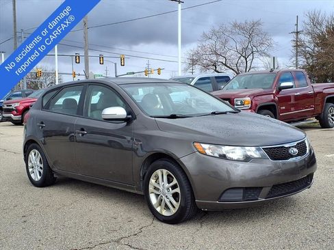 Used 2011 Kia Forte EX image 3