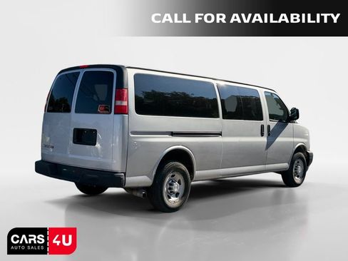 Used 2017 Chevrolet Express 3500 LS RWD image 7