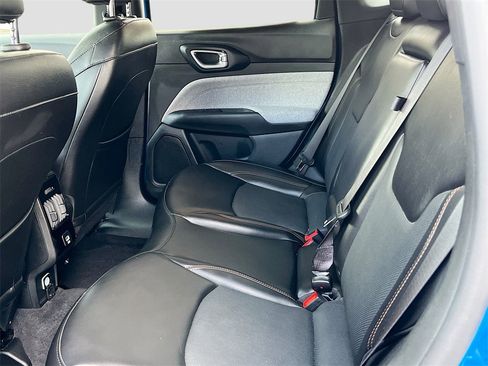 Used 2023 Jeep Compass Latitude image 22