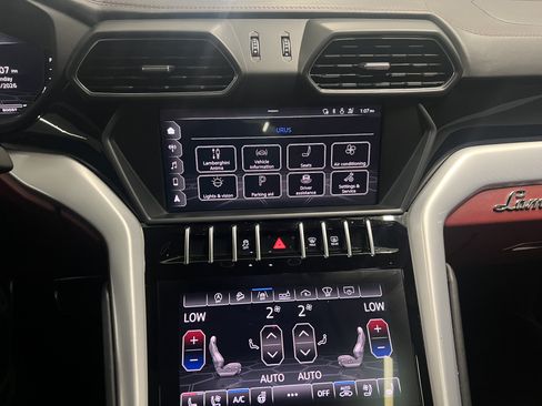 Used 2019 Lamborghini Urus AWD/4WD image 19
