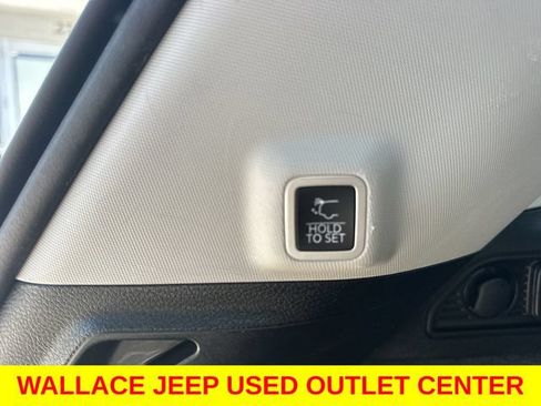 Used 2022 Jeep Grand Cherokee Summit RWD image 9