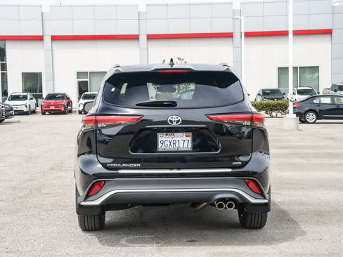 Used 2023 Toyota Highlander XSE image 8