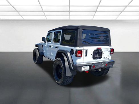 Used 2022 Jeep Wrangler Unlimited Rubicon AWD/4WD image 5