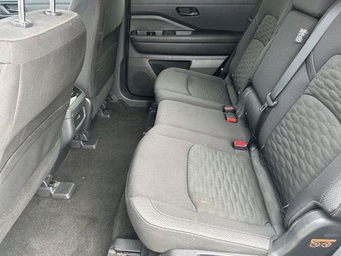 Used 2025 Nissan Pathfinder SV FWD image 18
