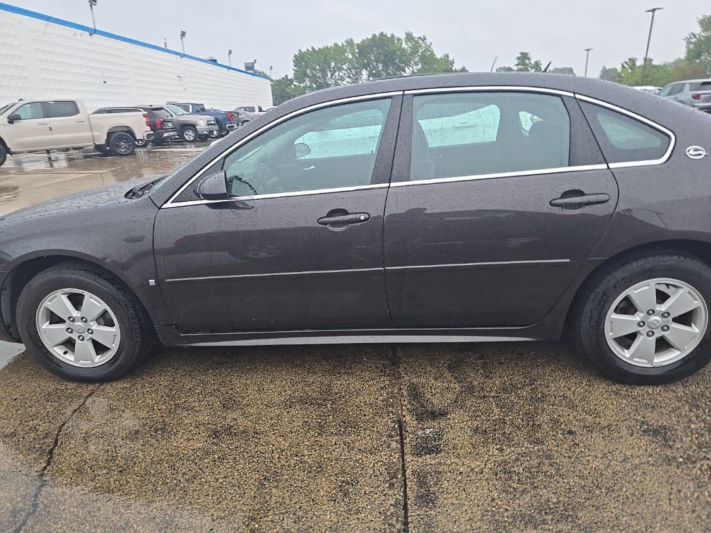 Used 2009 Chevrolet Impala LT FWD image 2