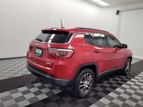 Used 2019 Jeep Compass Latitude FWD image 9