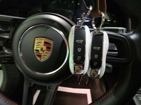 Used 2019 Porsche 911 Speedster RWD image 35