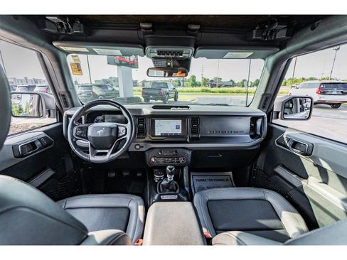 Used 2022 Ford Bronco Black Diamond image 9