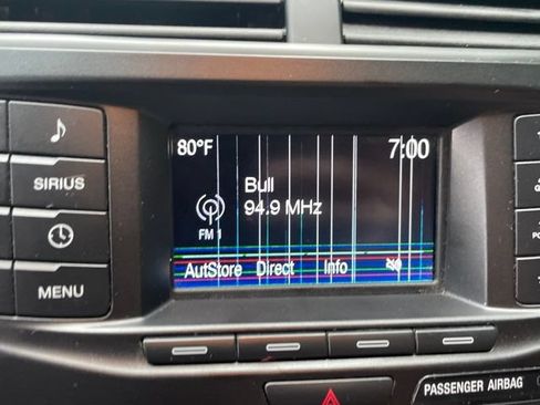 Used 2019 Ford Explorer XLT FWD image 10