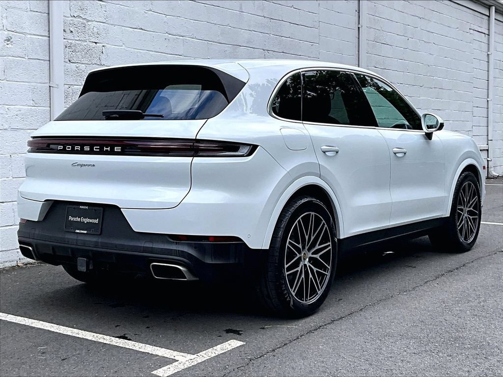 Certified 2024 Porsche Cayenne AWD/4WD image 17