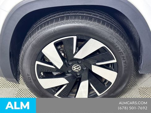 Used 2025 Volkswagen Atlas Cross Sport SE FWD image 15