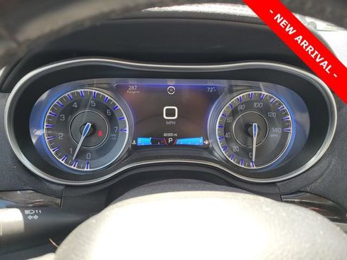 Used 2016 Chrysler 300 Limited AWD/4WD image 9