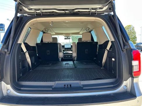 Certified 2023 Ford Expedition XLT image 5