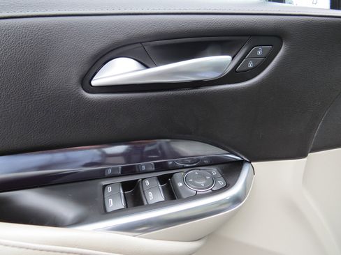 Certified 2023 Cadillac XT4 Luxury w/ Cold Weather Package image 20