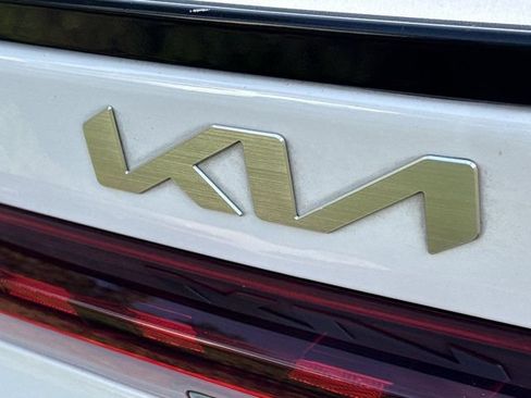 Used 2022 Kia K5 LX FWD image 9