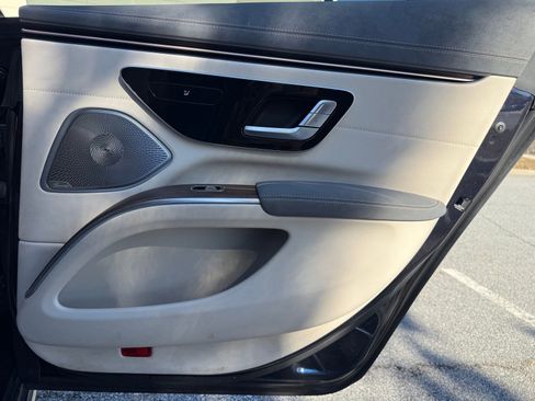 Used 2022 Mercedes-Benz EQS 580 580 w/ Exclusive Trim Package image 48