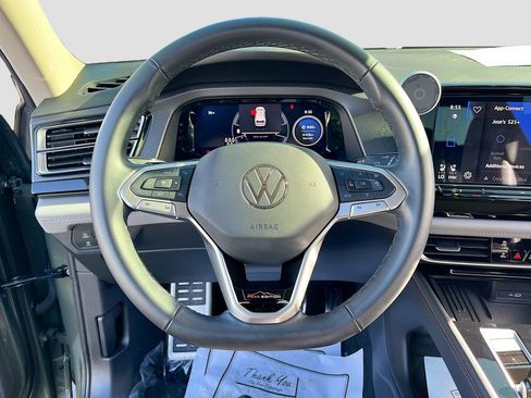 Used 2025 Volkswagen Atlas Peak Edition SE image 11