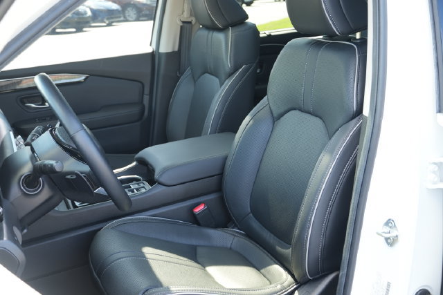 Used 2025 Honda Pilot Elite image 26