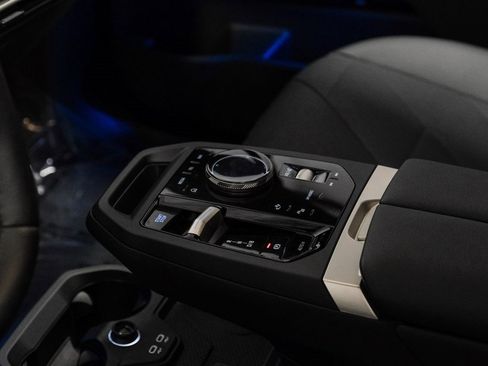 Used 2025 BMW iX xDrive50 image 30