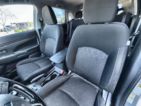 Used 2021 Mitsubishi Outlander Sport SE image 13