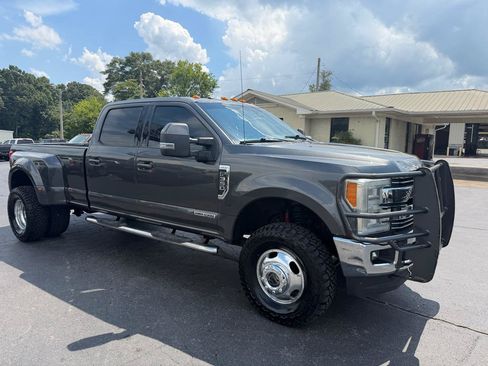 Used 2017 Ford F350 Lariat w/ Lariat Ultimate Package AWD/4WD image 3