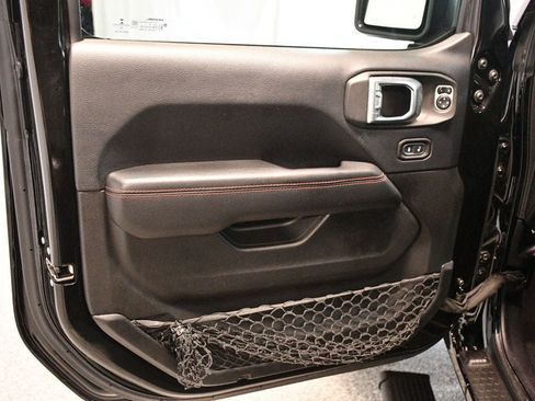 Used 2018 Jeep Wrangler Unlimited Rubicon AWD/4WD image 24