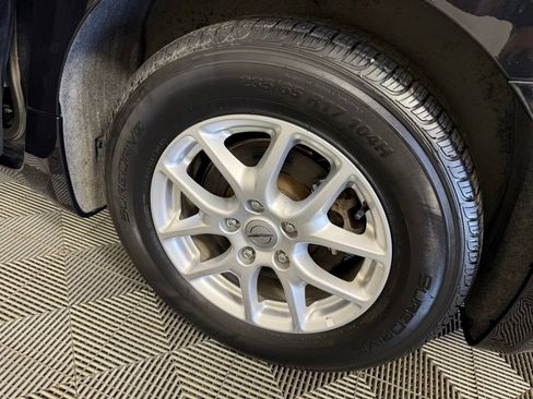 Used 2023 Chrysler Pacifica Touring-L FWD image 10