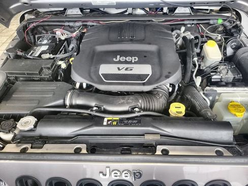 Used 2017 Jeep Wrangler Unlimited Sport w/ Quick Order Package 24S AWD/4WD image 24