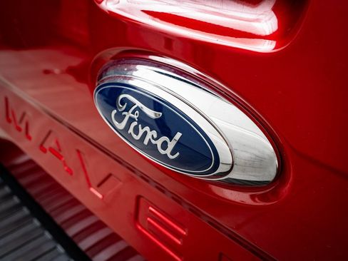 Used 2022 Ford Maverick Lariat w/ Lariat Luxury Package image 18