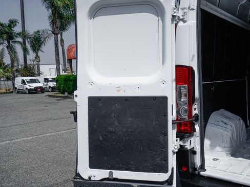 Used 2025 RAM ProMaster 2500 w/ Convenience Group FWD image 8