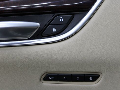 Used 2019 Cadillac XT5 Luxury FWD image 18