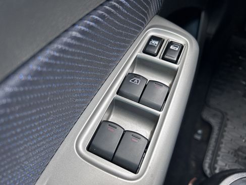 Used 2010 Subaru Forester 2.5X Premium image 16