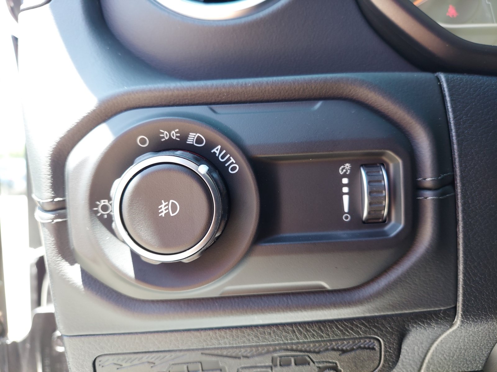 New 2026 Jeep Wrangler Unlimited Sahara AWD/4WD image 28