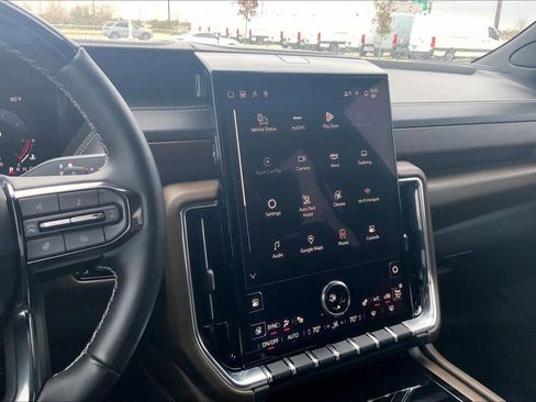 Used 2025 GMC Yukon Denali Ultimate image 6