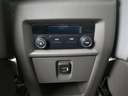 Used 2018 Chevrolet Traverse LT image 20