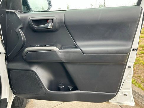 Used 2023 Toyota Tacoma TRD Off-Road AWD/4WD image 28
