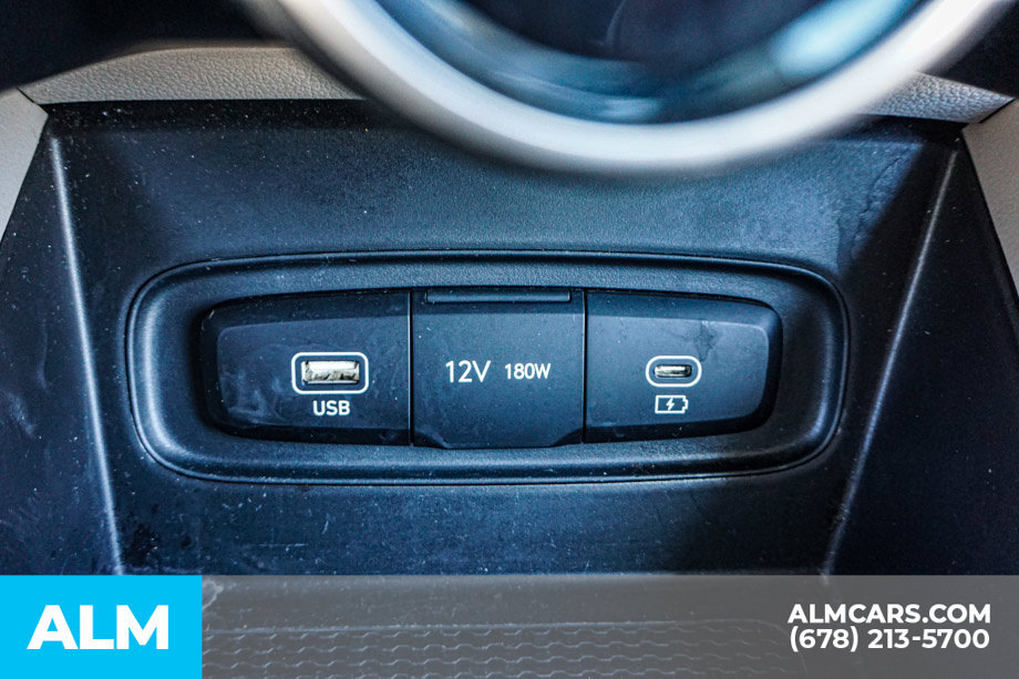 Used 2025 Hyundai Venue SEL FWD image 41
