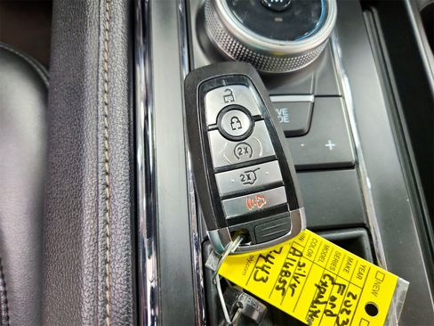 Used 2023 Ford Expedition Max XLT image 34