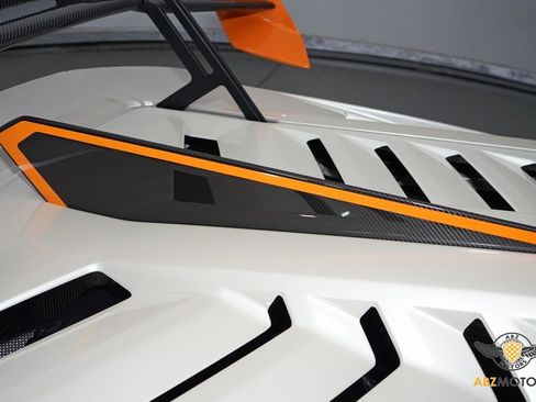 Used 2022 Lamborghini Huracan STO image 11