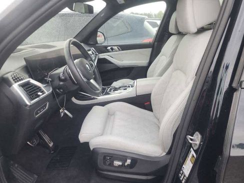 Used 2025 BMW X7 xDrive40i w/ M Sport Package image 5