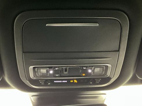 Used 2025 Lincoln Nautilus Premier w/ Jet Appearance Package image 13