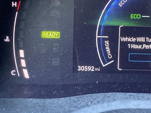 Used 2025 Toyota Camry SE image 28