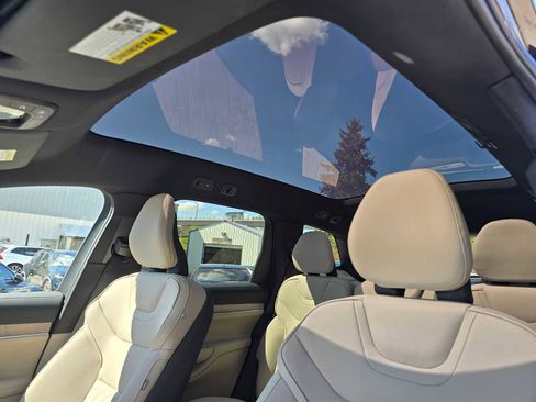 Certified 2025 Volvo EX90 Plus AWD/4WD image 24