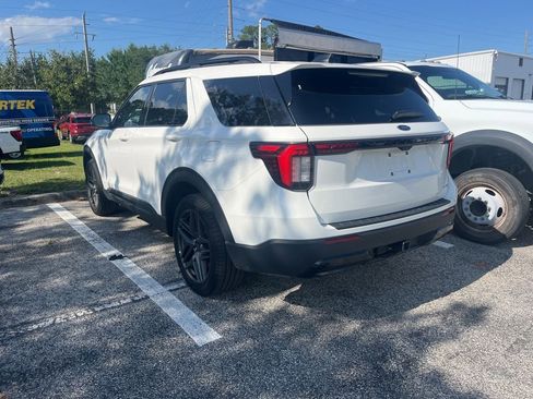 Used 2025 Ford Explorer ST-Line w/ ST-Line Street Pack AWD/4WD image 5
