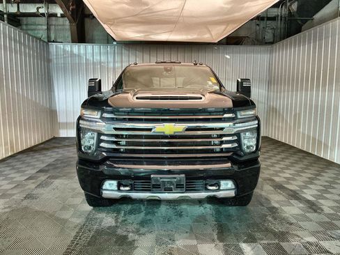 Used 2022 Chevrolet Silverado 2500 High Country w/ Z71 Off-Road Package image 3