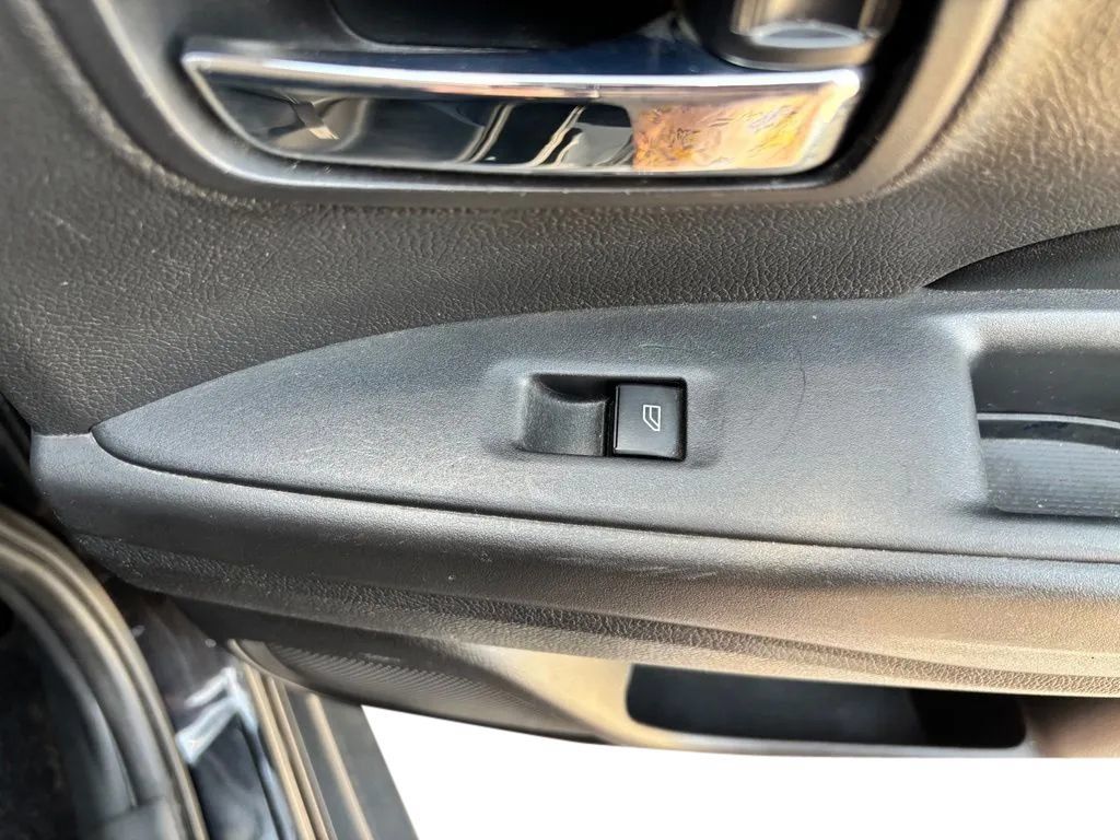 Used 2019 Mitsubishi Outlander FWD image 22