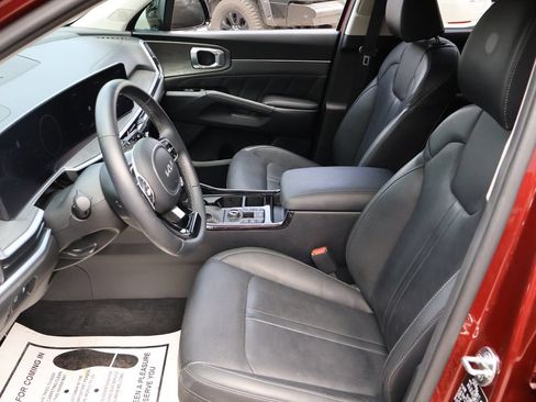 Certified 2025 Kia Sorento SX AWD/4WD image 18