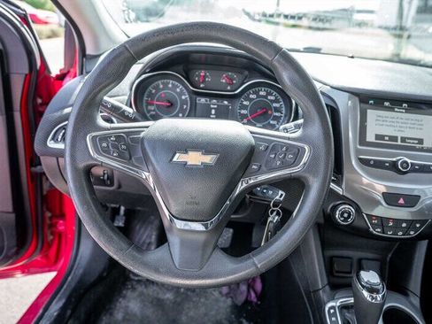 Used 2017 Chevrolet Cruze LT image 11