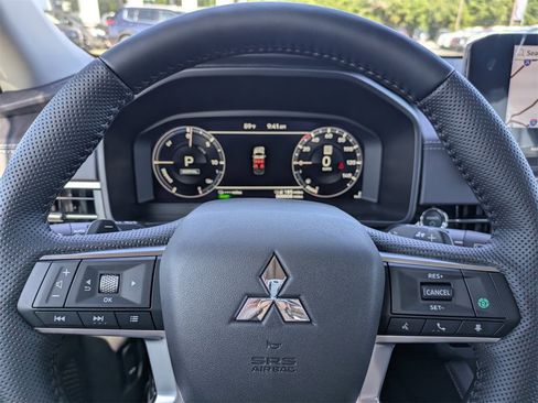 New 2025 Mitsubishi Outlander SEL image 31