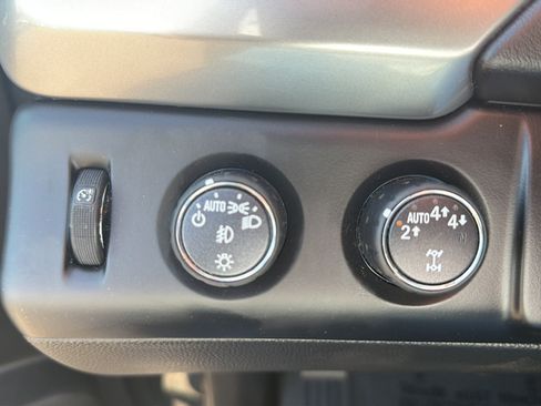 Used 2019 Chevrolet Tahoe Premier AWD/4WD image 14